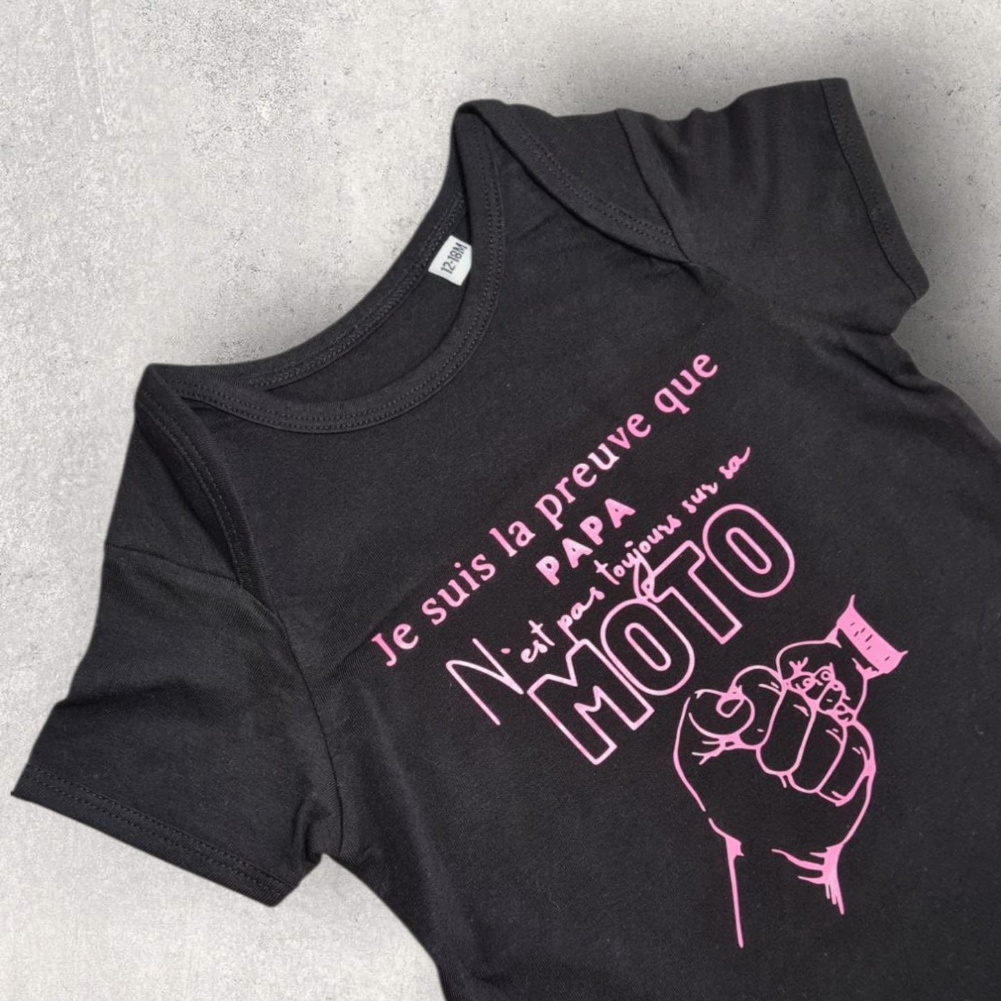 Body bébé humour " Je suis la preuve que papa n'est pas toujours sur sa moto "