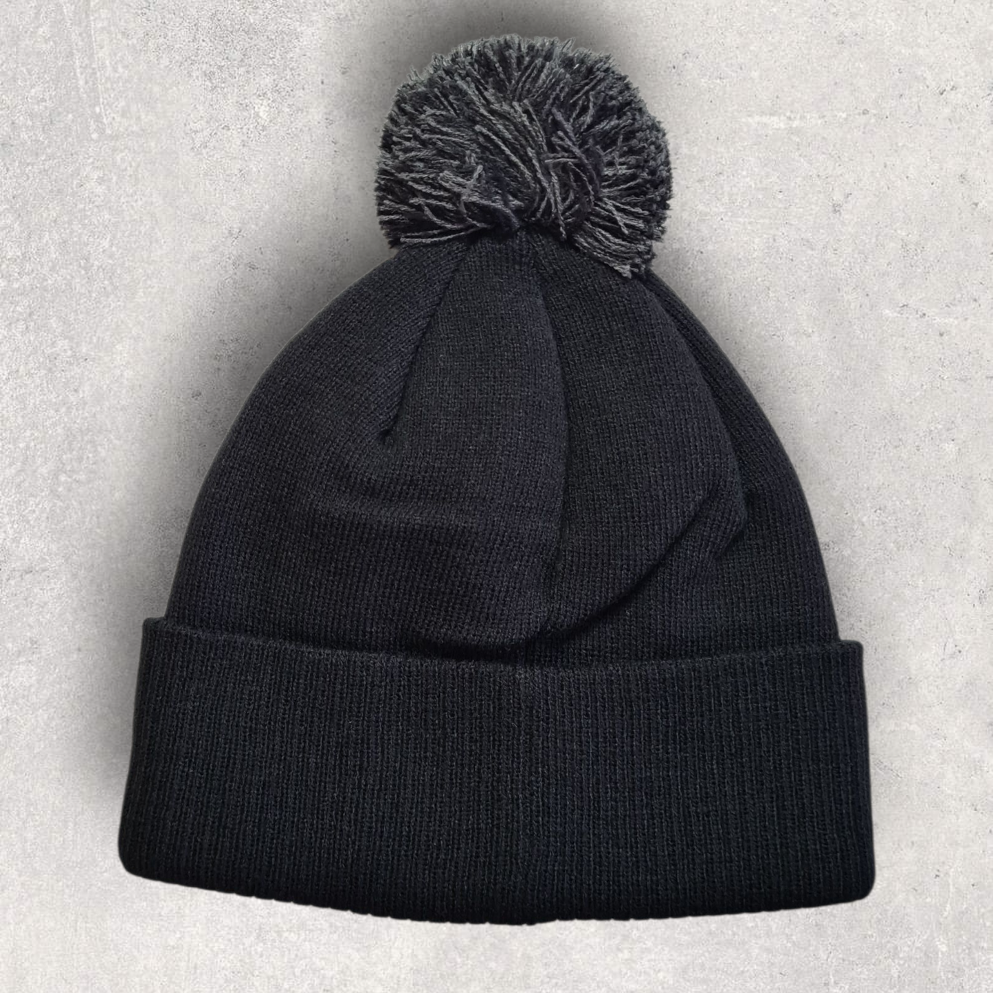 Bonnet noir à pompon " Motard solitaire " gris