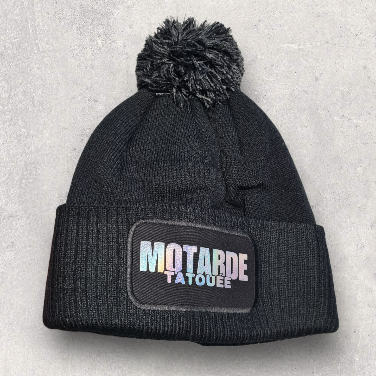 Bonnet noir à pompon " Motarde tatouée " holographique