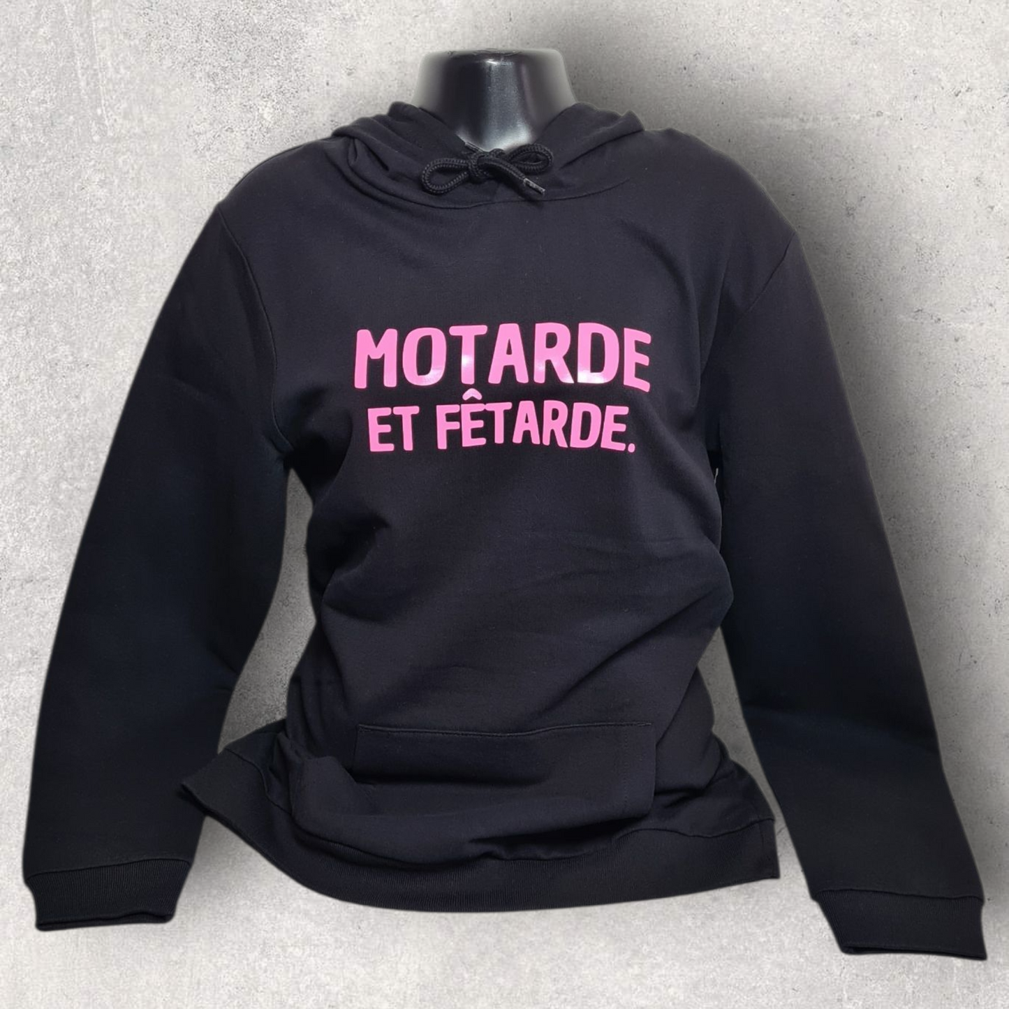 Sweat à capuche noir " Motarde et fêtarde " rose
