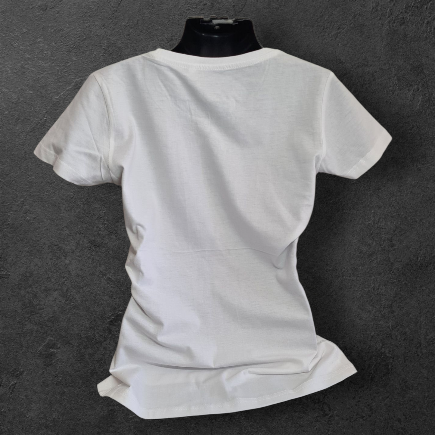 T-shirt blanc à manche courte femme " Biker girl freedom " carbone pour motarde