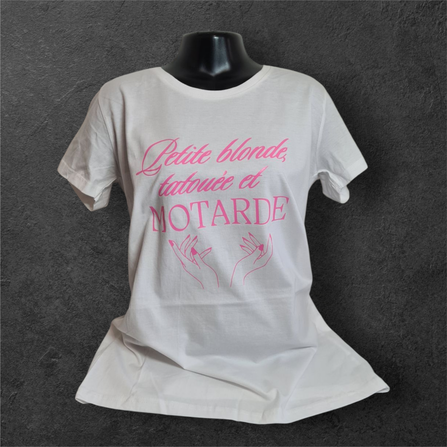 T-shirt blanc femme " Petite blonde tatouée et motarde "