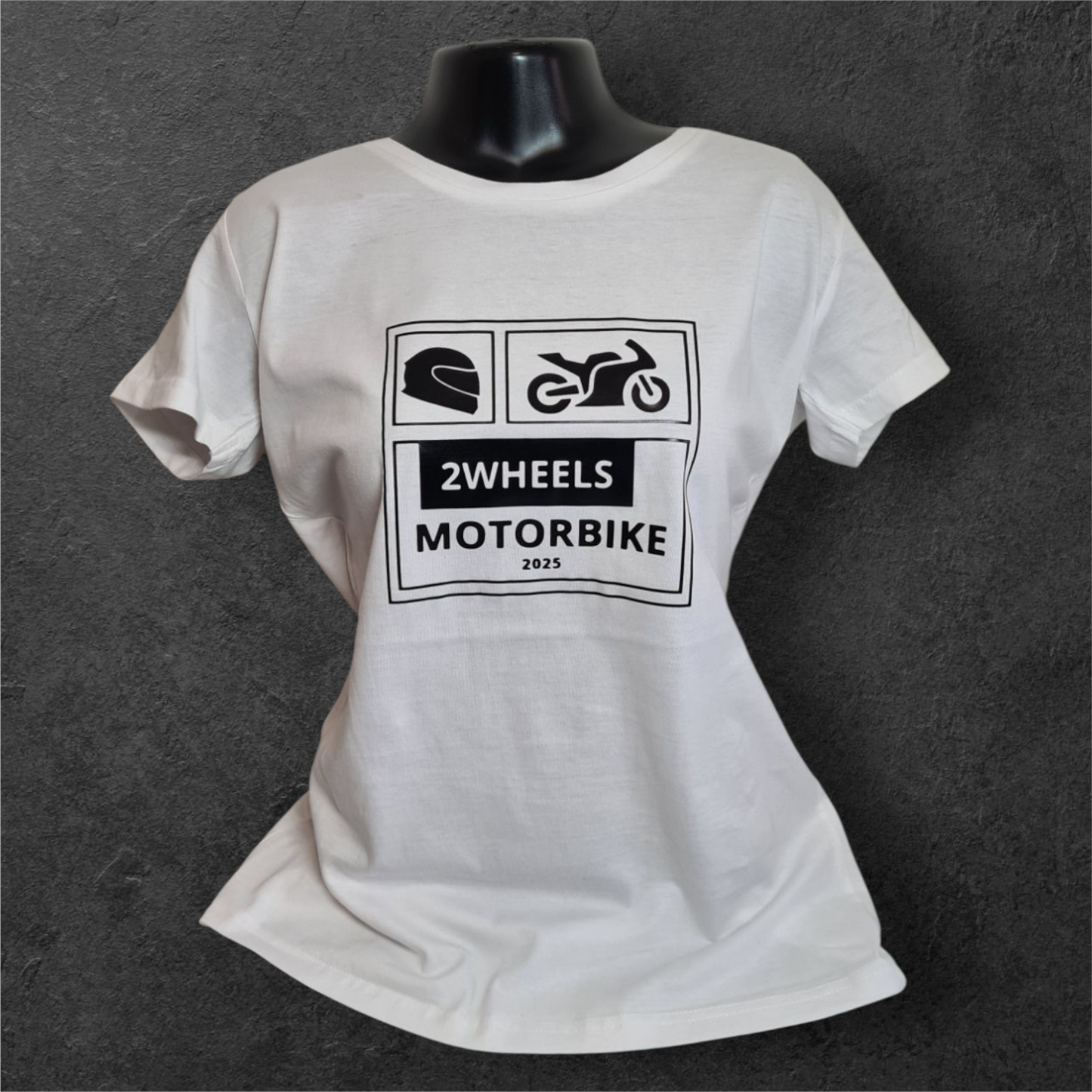 T-shirt blanc femme à manche courte " 2wheels motorbike 2025 " pour motarde
