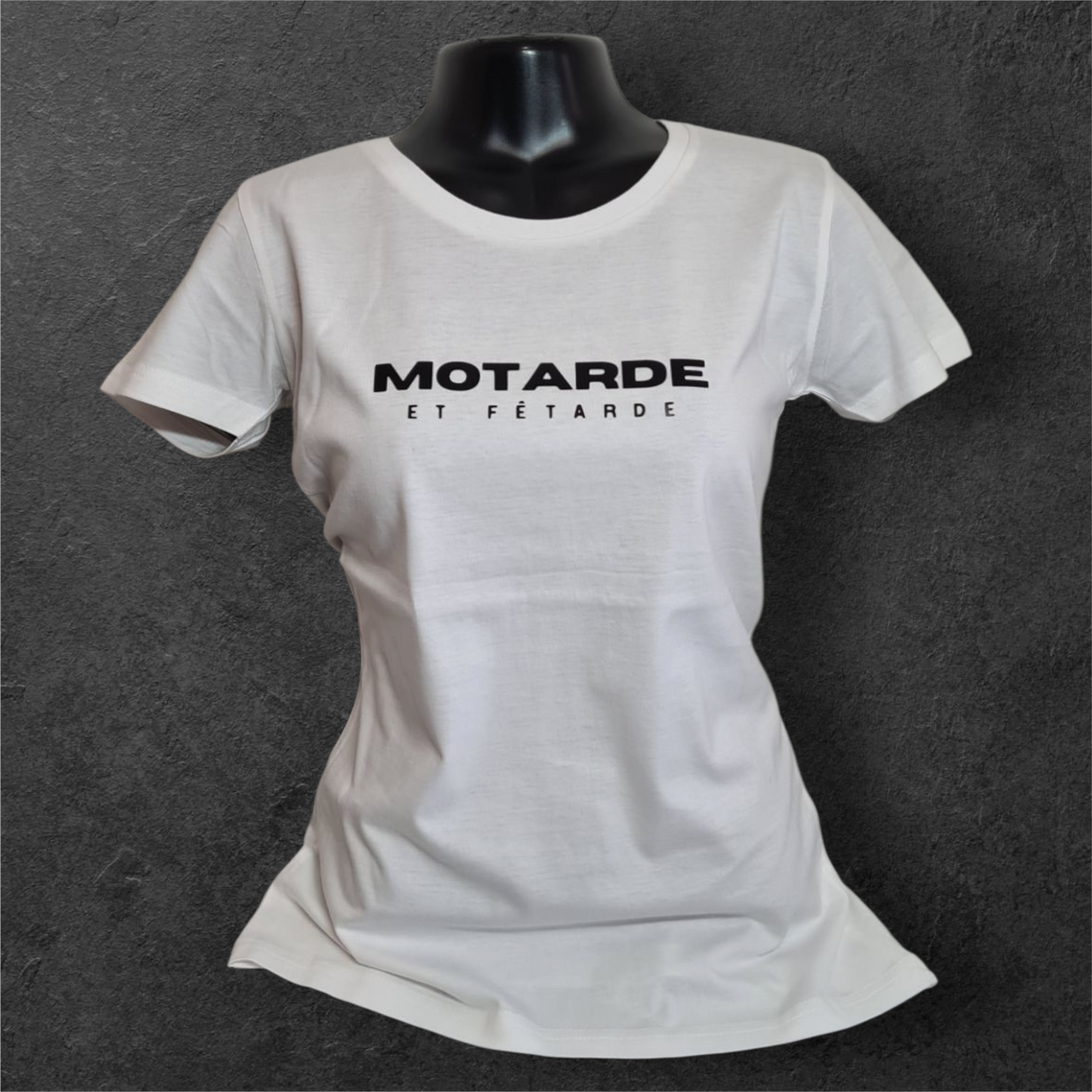 T-shirt blanc femme à manche courte " Motarde et fêtarde " humour