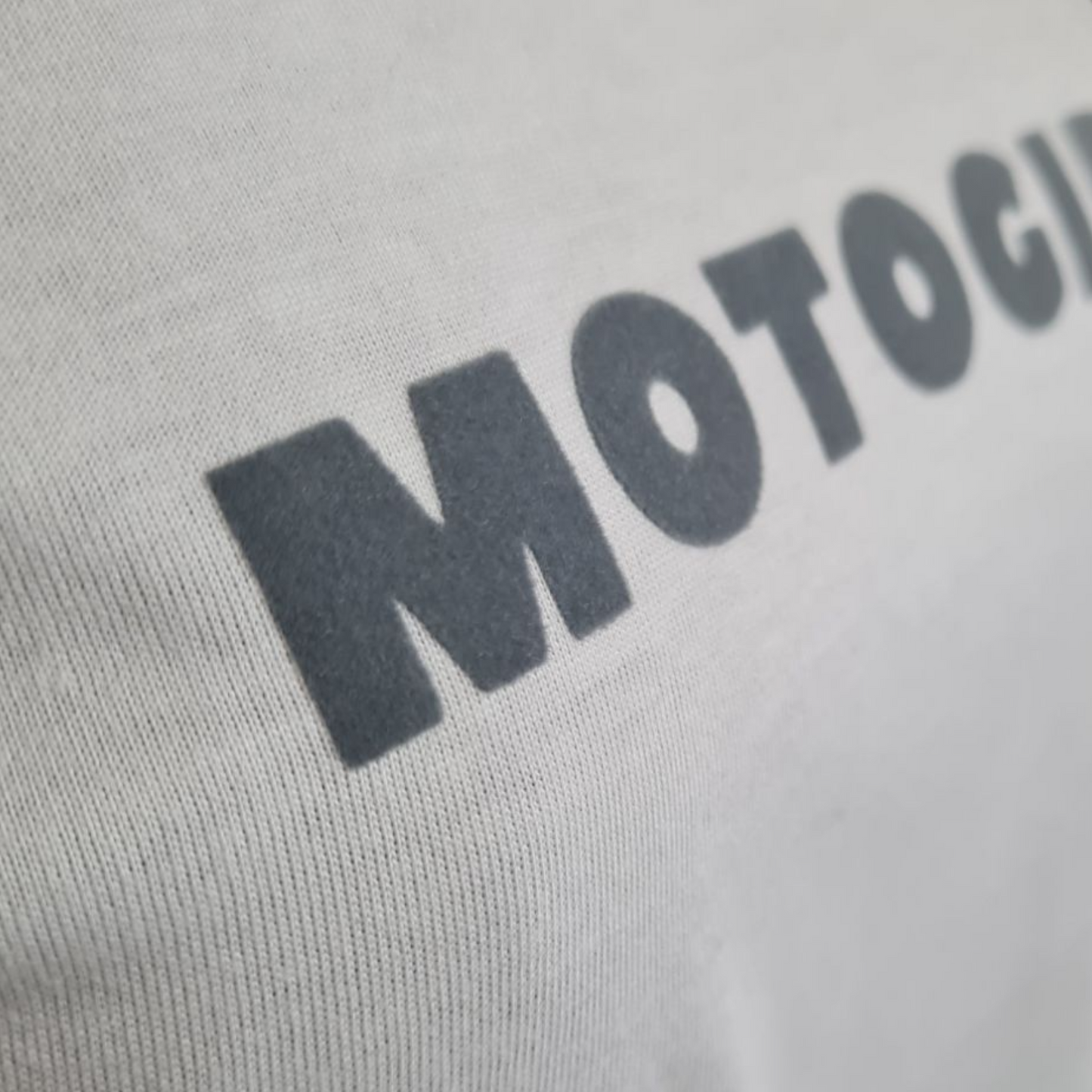 T-shirt blanc femme à manche courte " Motogirl " gris velours pour motarde