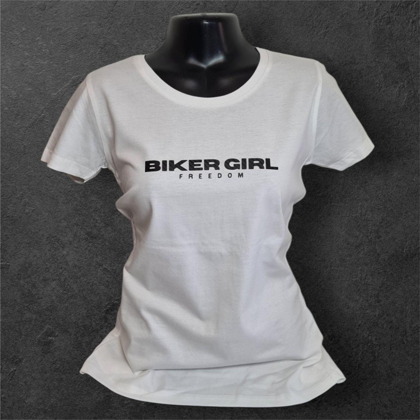 T-shirt blanc femme manche courte " Bikergirl freedom " pour motarde carbone