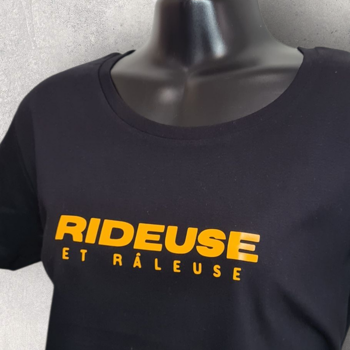T-shirt noir à manche courte femme " Rideuse et râleuse "