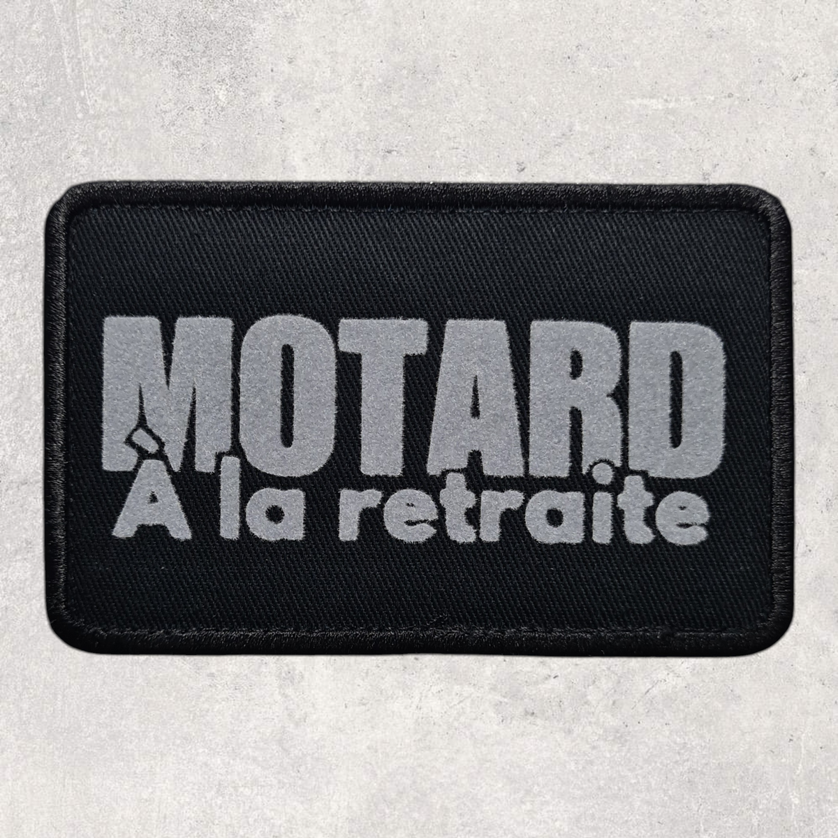 Patch amovible " Motard à la retraite "