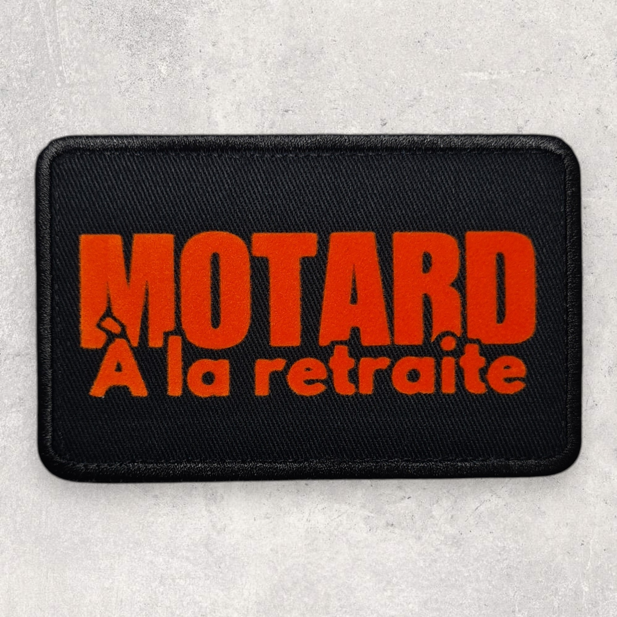 Patch amovible " Motard à la retraite "