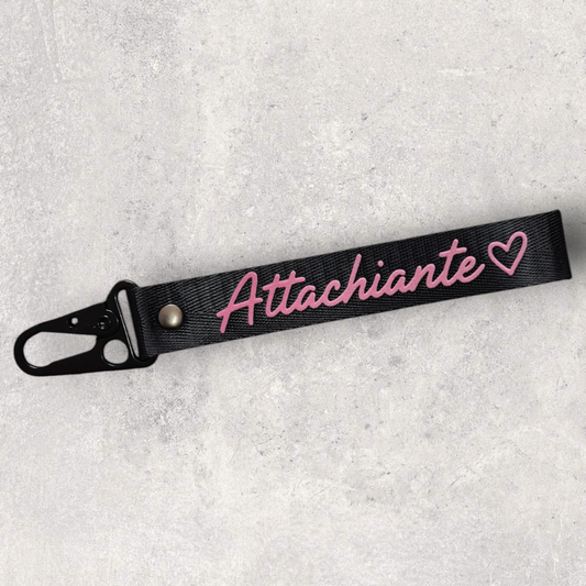 Porte-clé " Attachiante "  – Effet velours rose