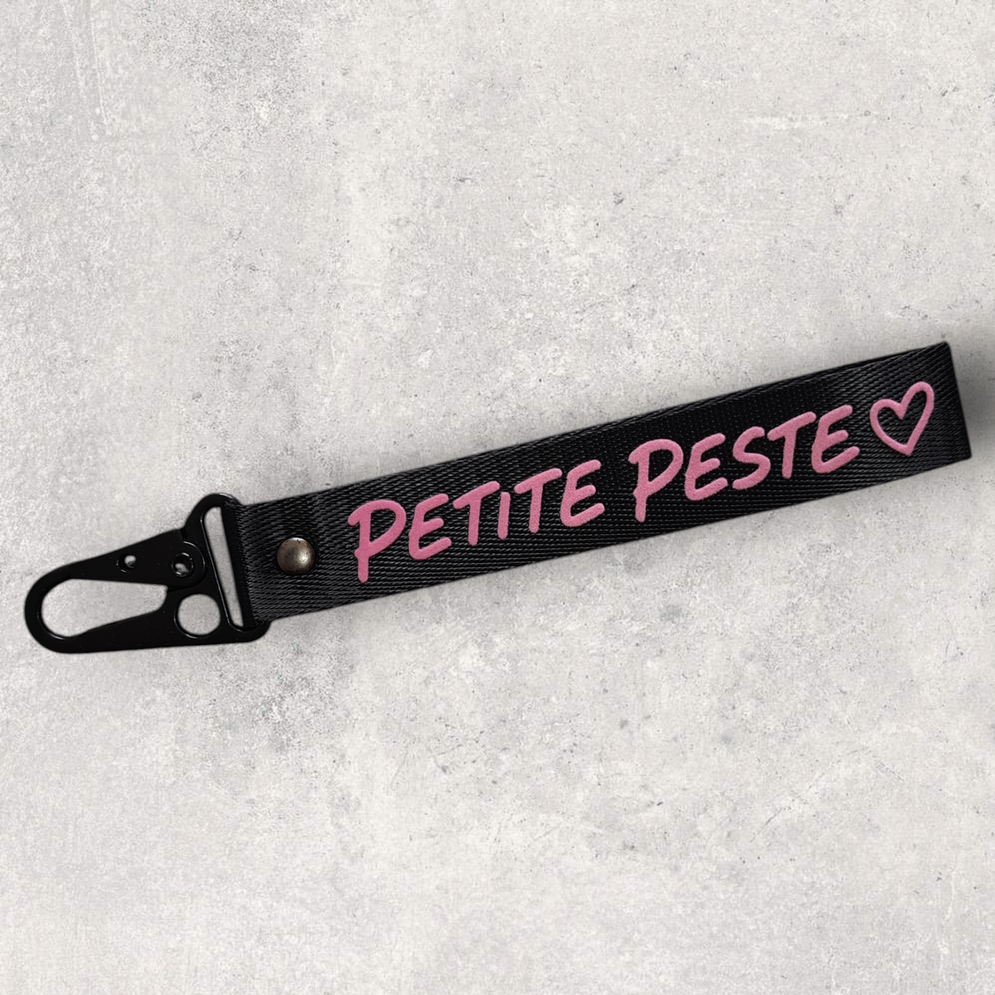 Porte-clé " Petite Peste " – Effet velours rose
