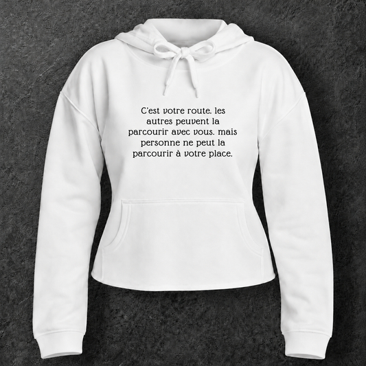 Sweat à capuche court avec message pour femme