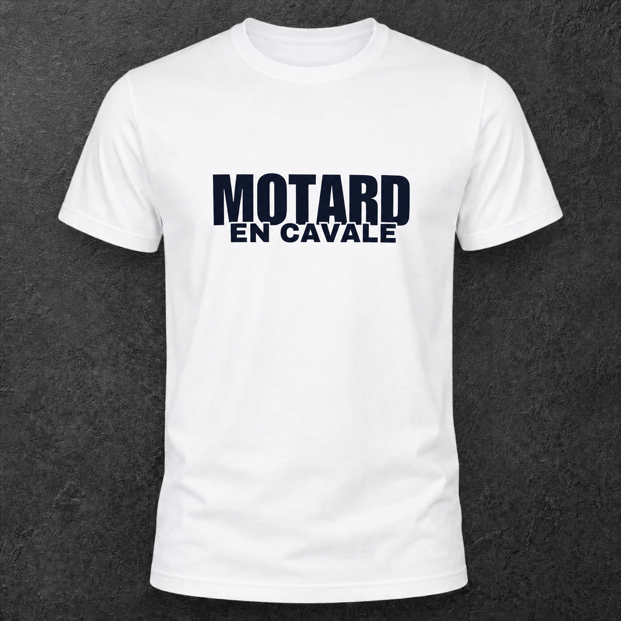 T-shirt blanc " Motard en cavale " bleu marine
