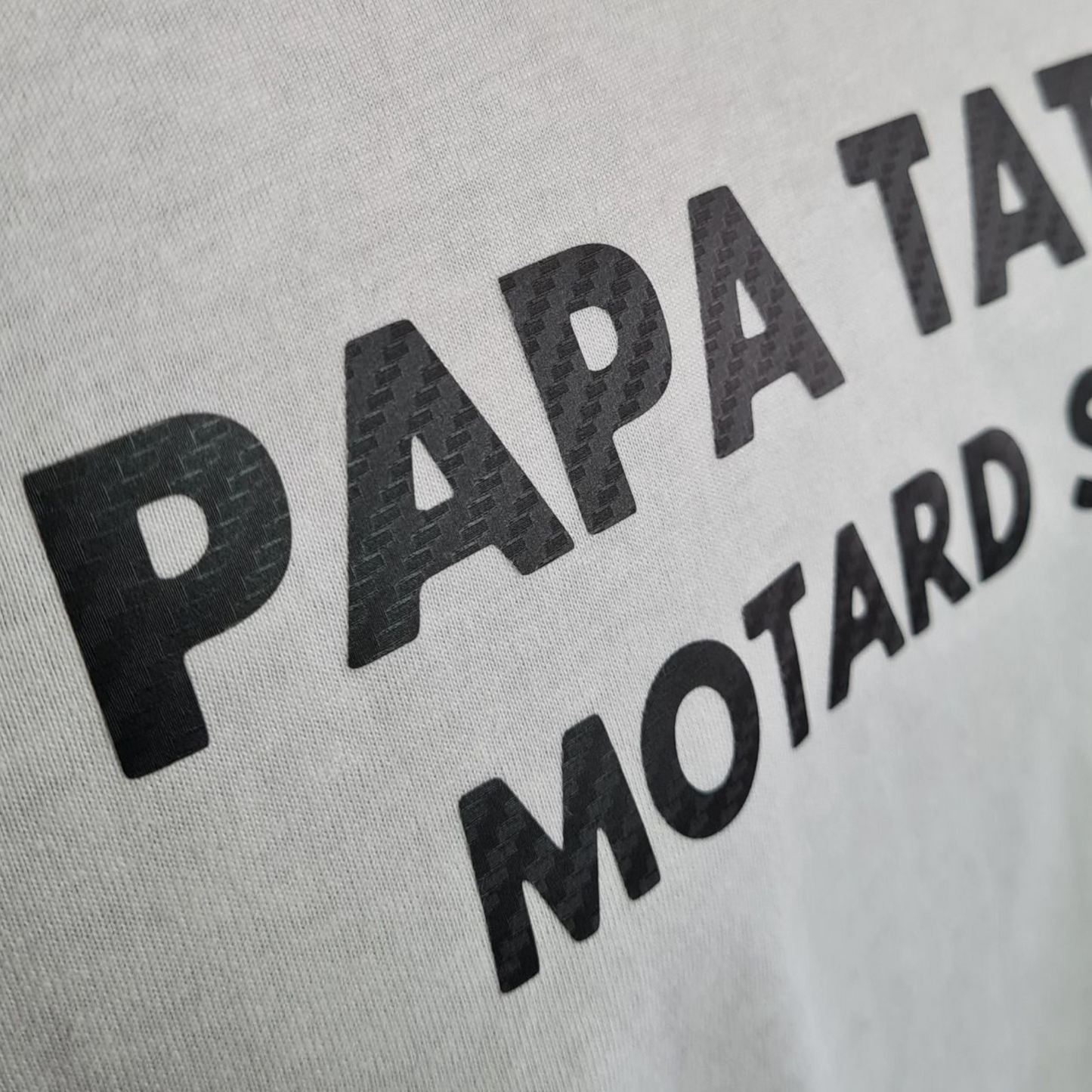 T-shirt blanc à manche courte homme " Papa tatoué motard stylé " carbone