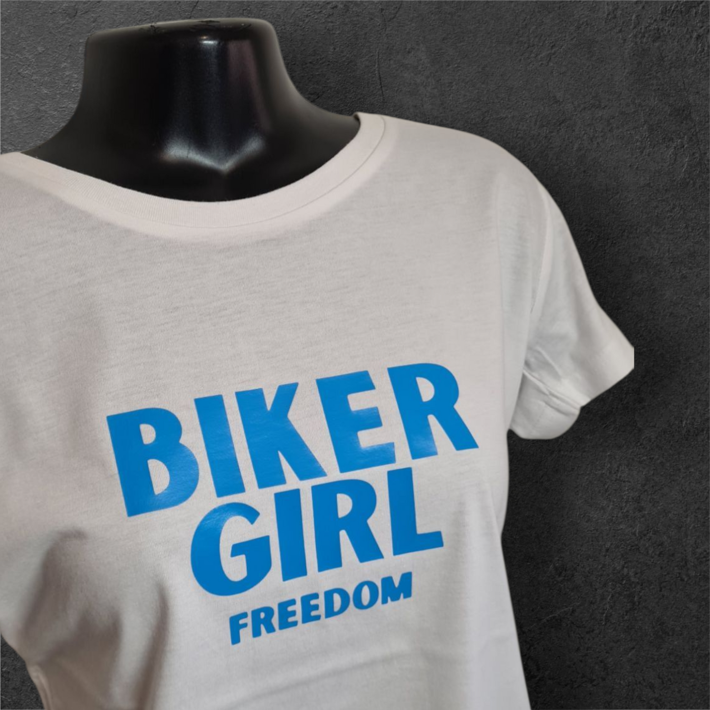 T-shirt blanc femme à manche courte " Biker girl freedom " pour motarde