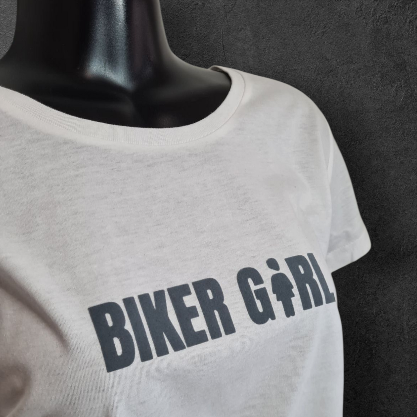 T-shirt blanc femme à manche courte " Biker girl " pour motarde gris velours