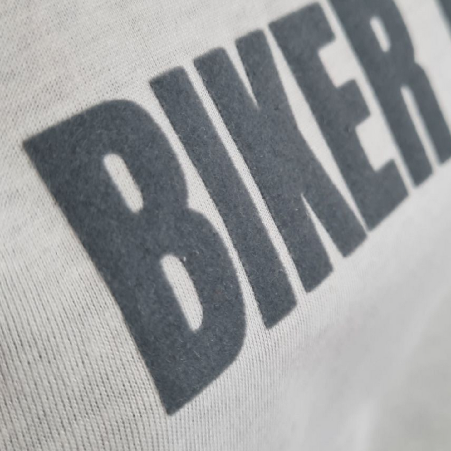 T-shirt blanc femme à manche courte " Biker girl " pour motarde gris velours