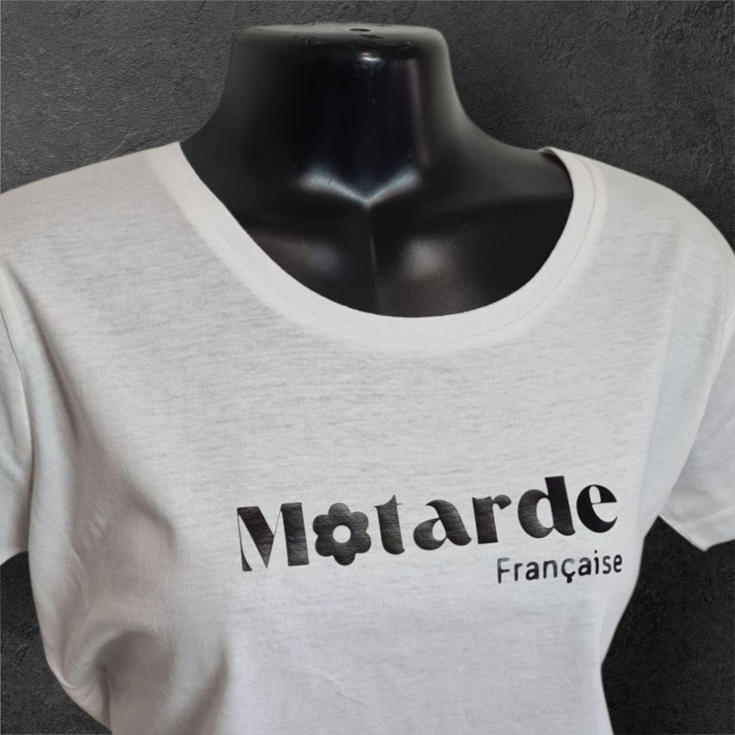 T-shirt blanc femme à manche courte " Motarde Française "