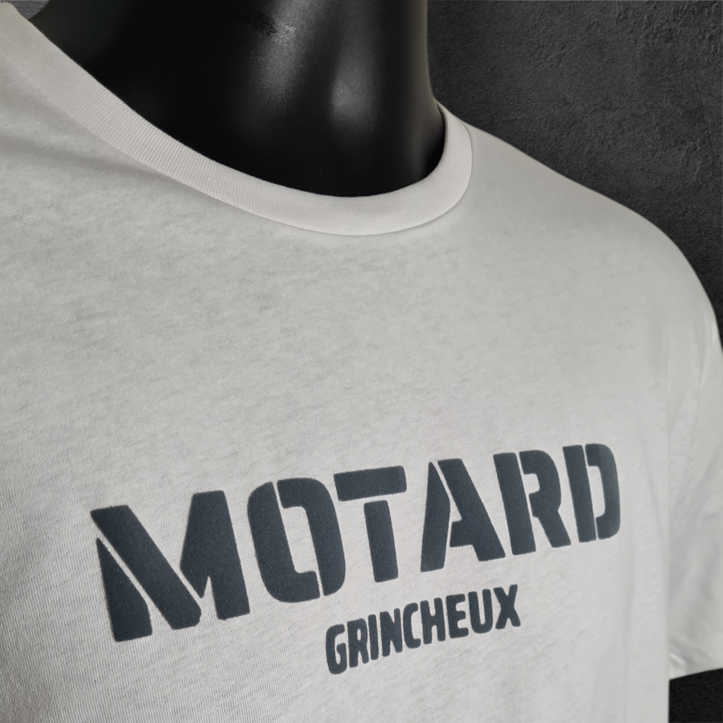 T-shirt blanc " Motard grincheux " gris velours