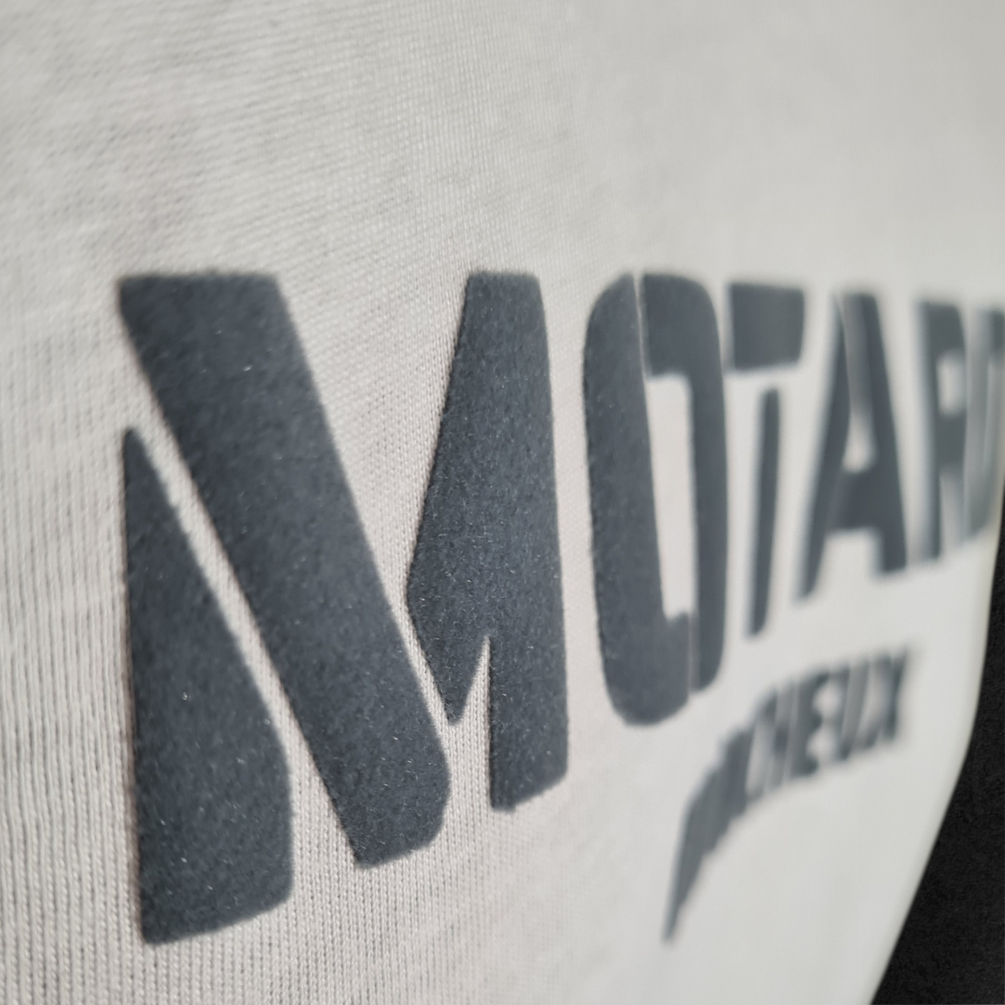 T-shirt blanc " Motard grincheux " gris velours