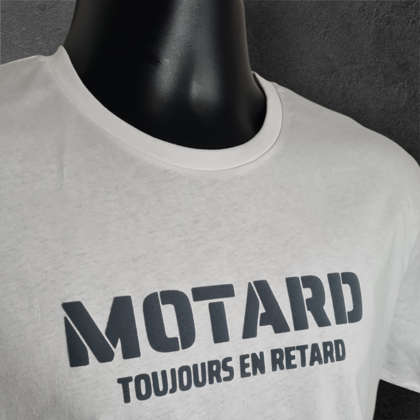 T-shirt blanc " Motard toujours en retard " gris velours